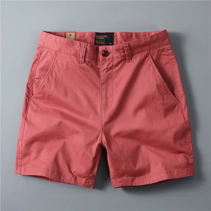 Short cargo homme en coton stretch, style casual américain, coupe droite et ajustée, tendance estivale, coloris kaki à quatre poches.