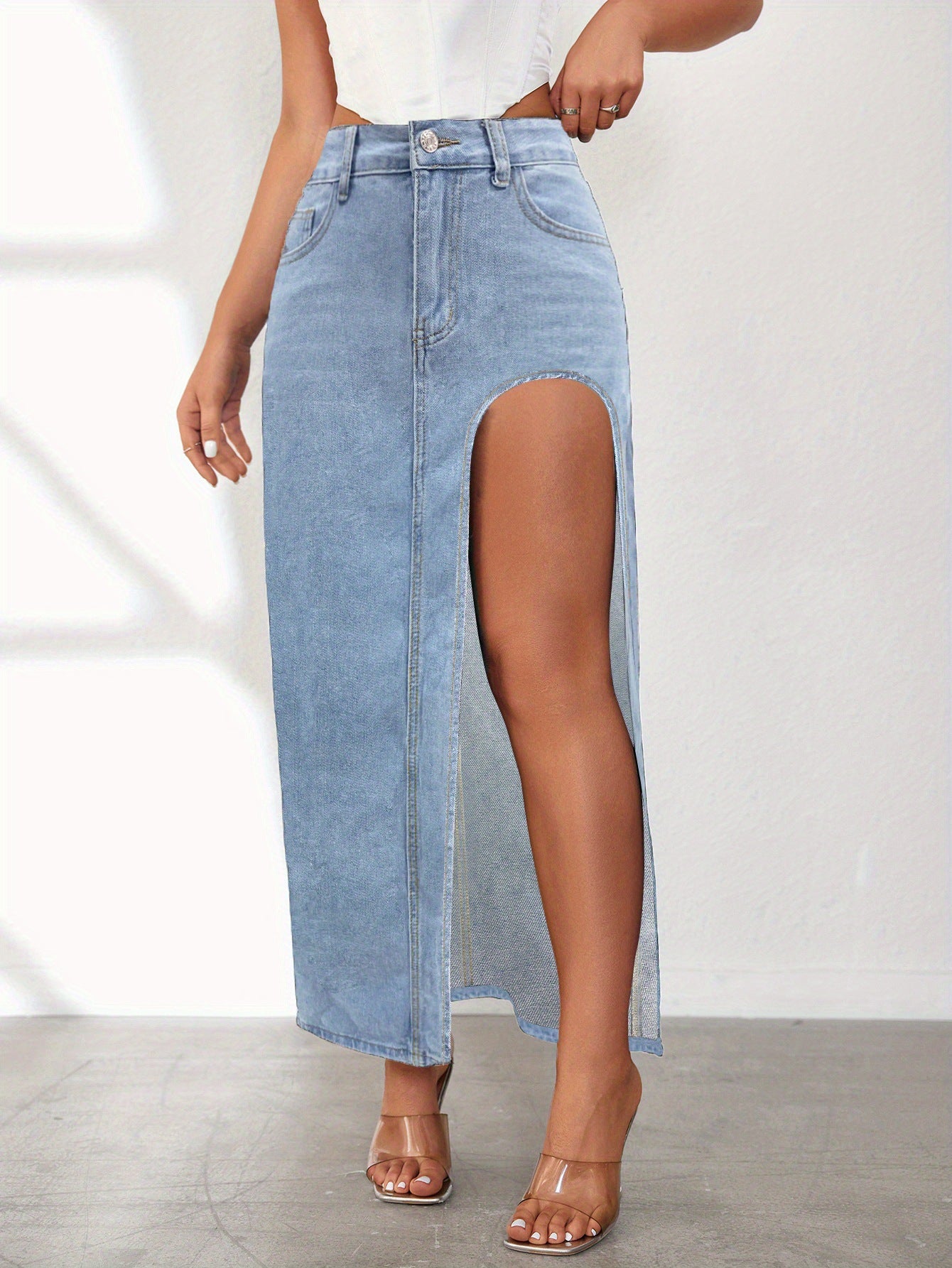 Jupe Longue en Jean à Fente Haute Denim Lavé & Style Minimaliste