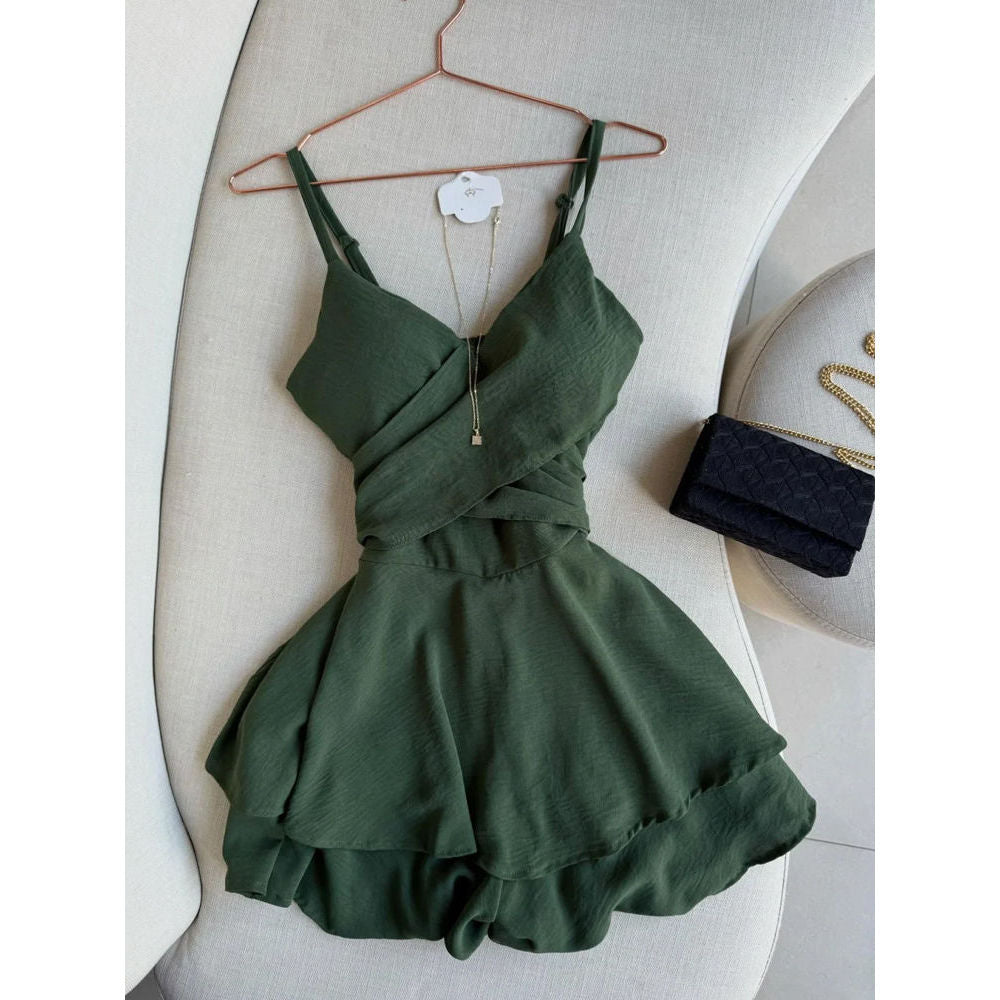 Robe d'été japonaise style vintage sweet, sans manches, couleur verte, coupe ajustée et jupe courte, idéale pour les journées en forêt.