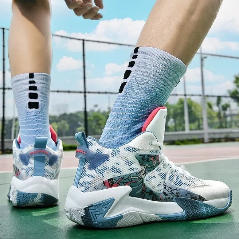 Baskets de basketball en mesh respirant, antidérapantes avec absorption des chocs, résistantes à l’usure, style ballon avec motif graffiti, sneakers jeunesse au style original.