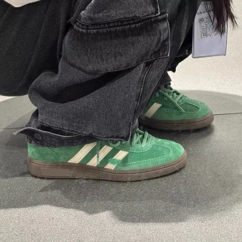 Version cuir véritable \~ chaussures d’entraînement allemandes à trois bandes pour femmes, nouvelles sneakers vertes rétro, polyvalentes, style Forrest Gump, basses et décontractées.
