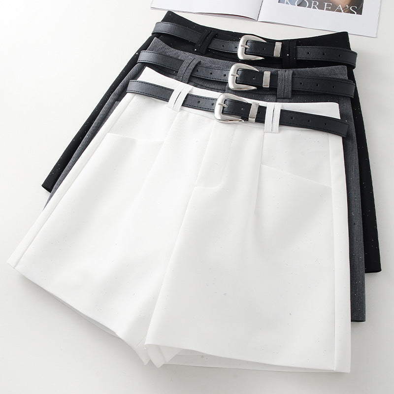 Short Blanc Femme Taille Haute & Coupe Évasée Élégante