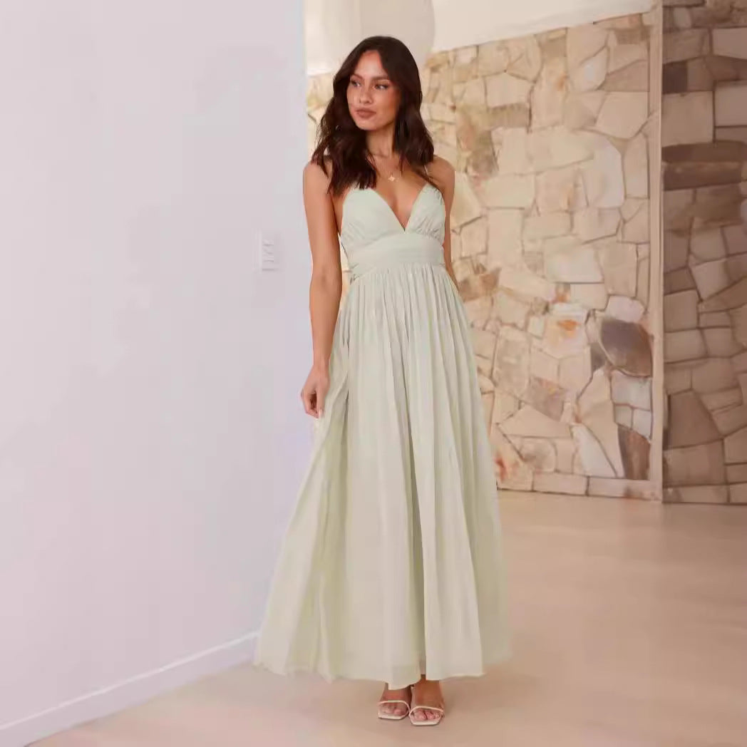 Robe d'été pour femme, style européen et américain, dos nu à fines bretelles, taille cintrée, en chiffon léger, coupe fluide et élégante.