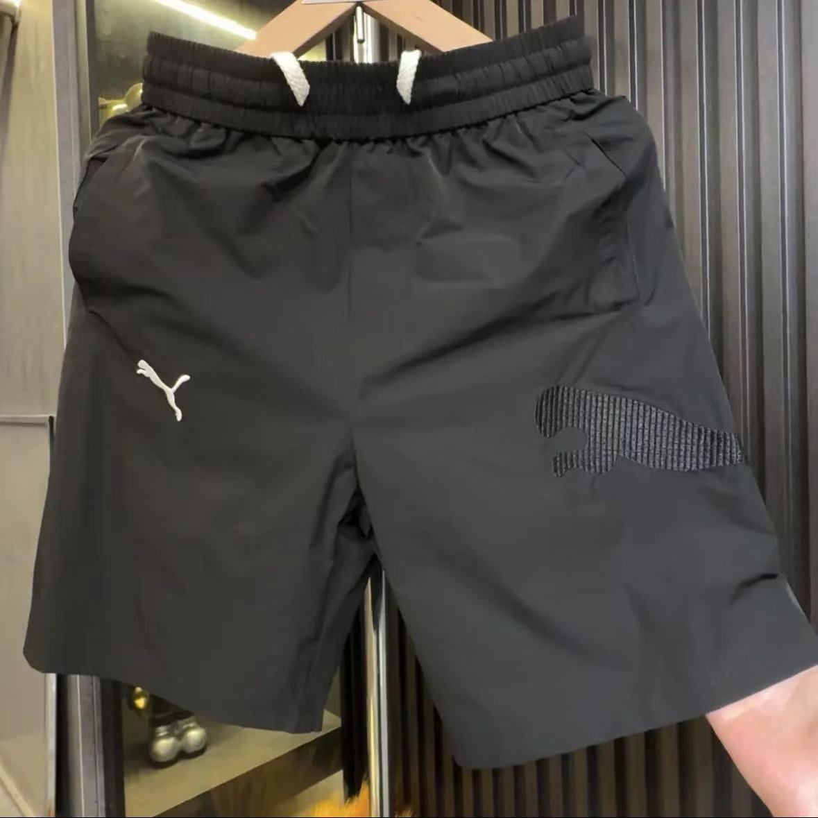 Shorts d'été en matière fine, séchage rapide, anti-frottement, tendance mode décontractée, polyvalents et disponibles en plusieurs couleurs.