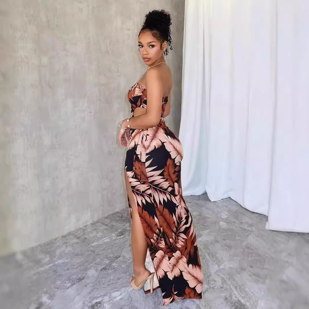 Robe longue pour femme à imprimé fleuri, haut bustier et fente haute, coupe élégante et féminine.