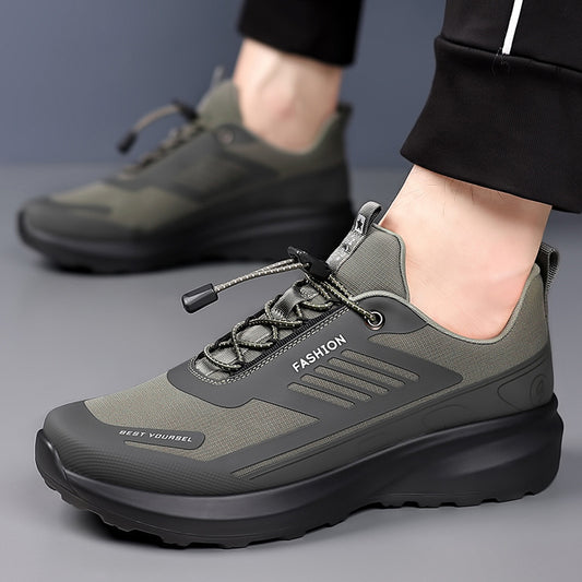 Chaussures pour hommes en mesh respirant avec semelle souple, idéales pour la randonnée en extérieur, sneakers décontractées et chaussures de course sportives.