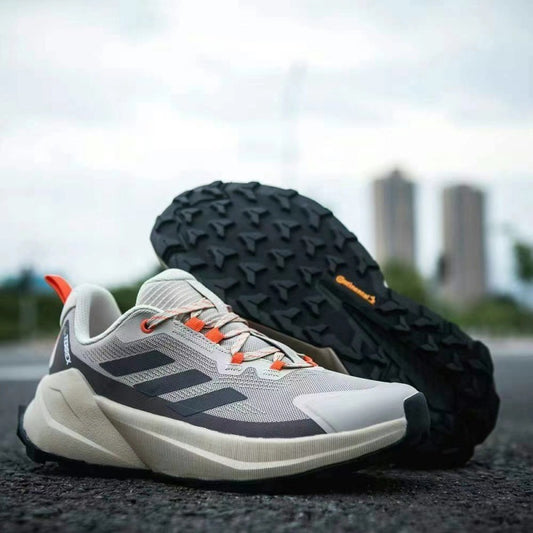 Chaussures TERREX TRAILMAKER 2, idéales pour la randonnée et la montagne, sneakers décontractées, athlétiques et de course pour hommes.