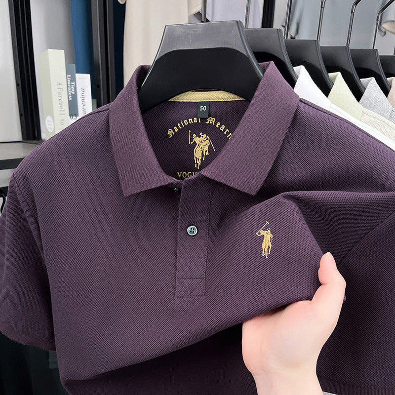 Polo homme en coton pur, manches courtes, col à revers, broderie poney, coupe standard, tissu respirant, modèle estival tendance.