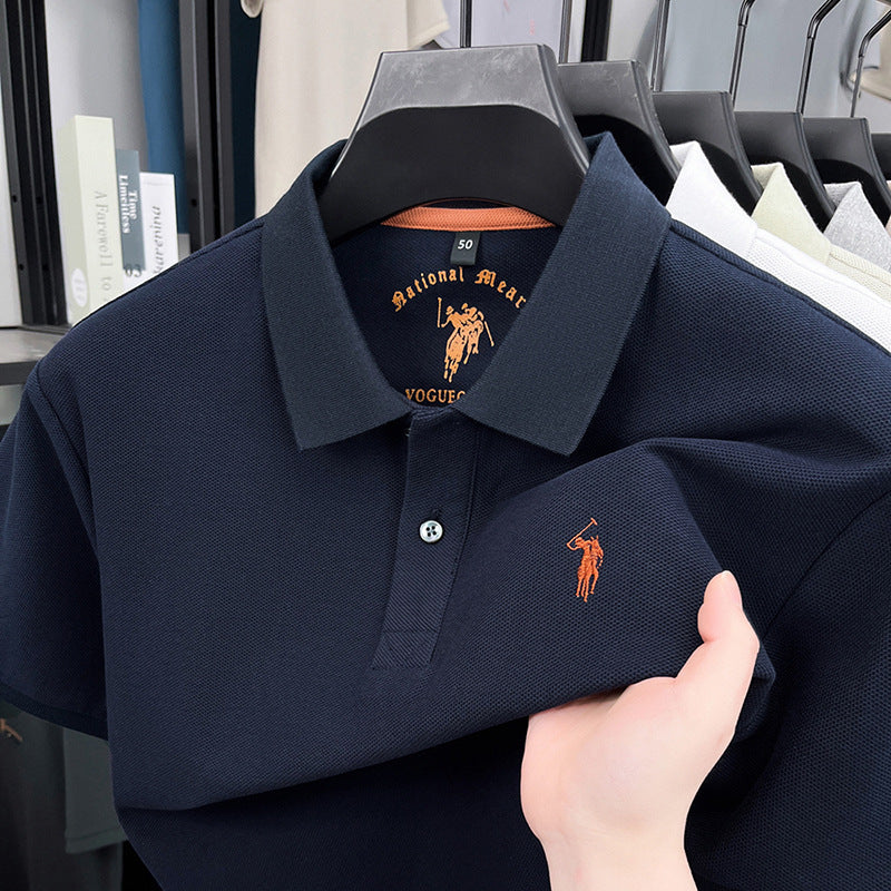 Polo homme en coton pur, manches courtes, col à revers, broderie poney, coupe standard, tissu respirant, modèle estival tendance.