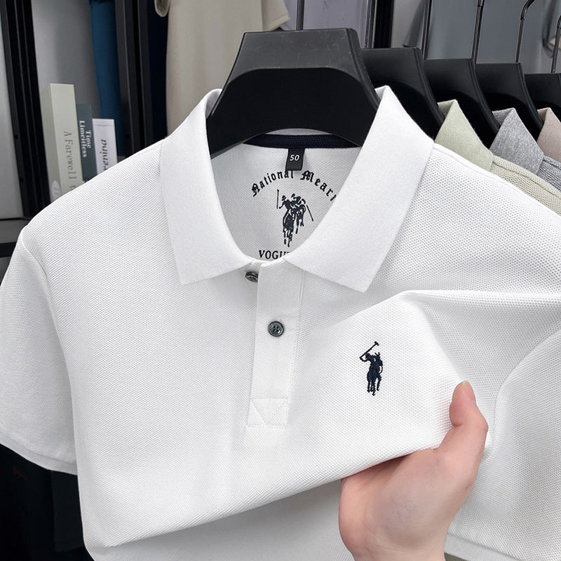 Polo homme en coton pur, manches courtes, col à revers, broderie poney, coupe standard, tissu respirant, modèle estival tendance.